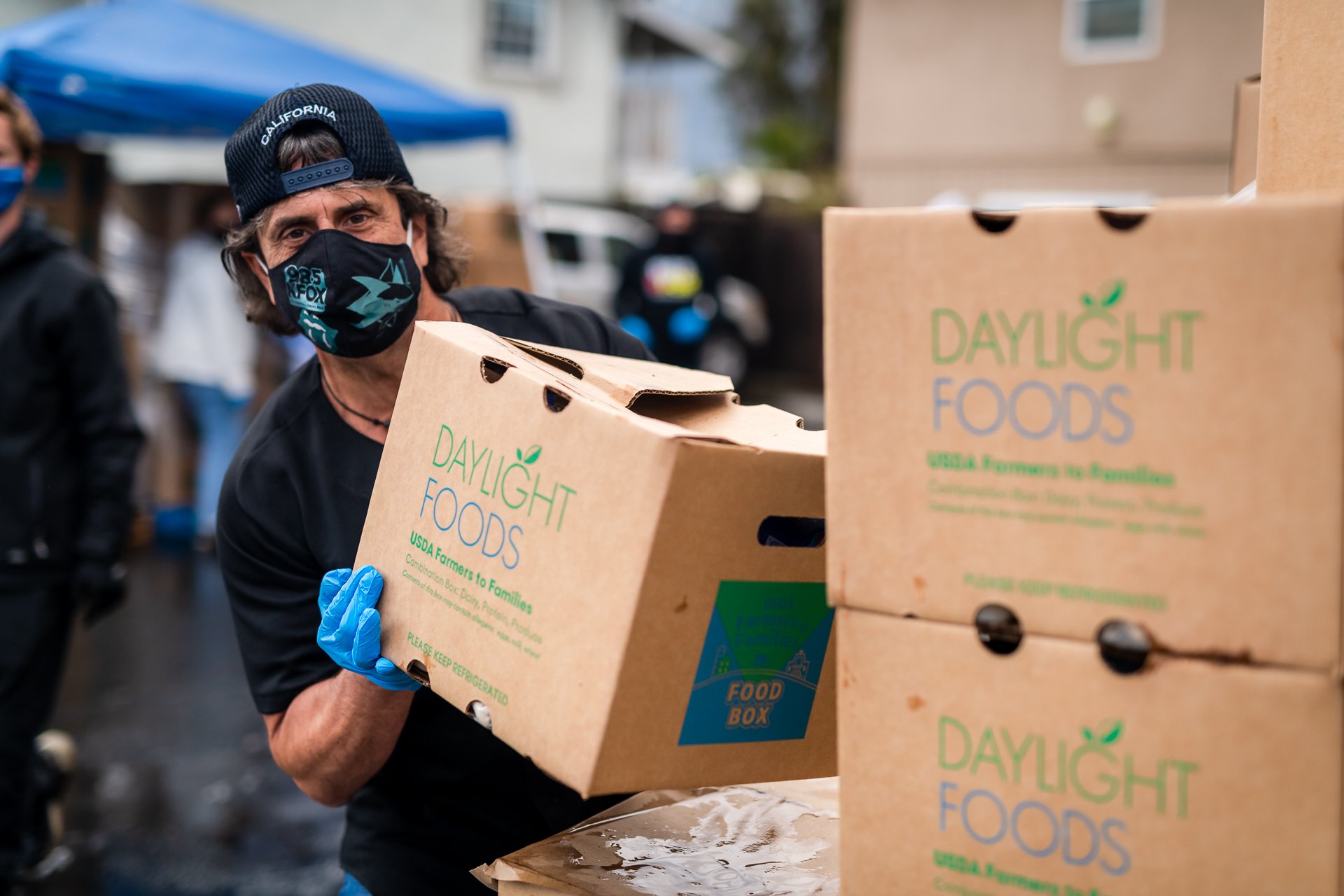 KFOX (CHRIS JACKSON) VOLUNTEER AWARENESS - FOOD DISTRIBUTION